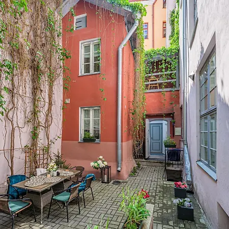 Old Town Silent Garden House Σπίτι διακοπών *