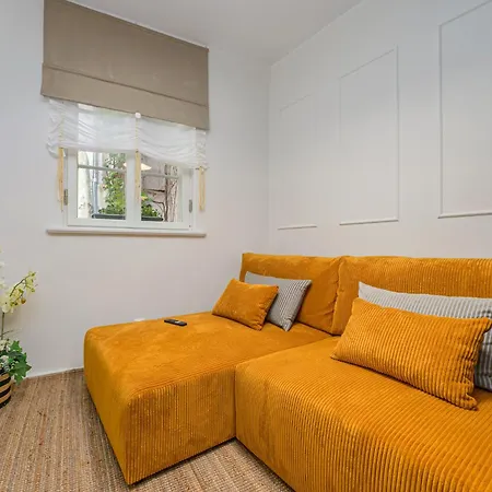 Сasa de vacaciones Old Town Silent Garden House Tallin