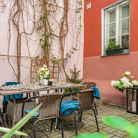 Old Town Silent Garden House Vakantiehuis *