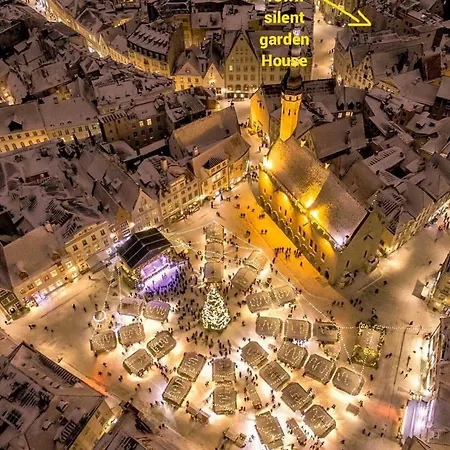 Old Town Silent Garden House Сasa de vacaciones