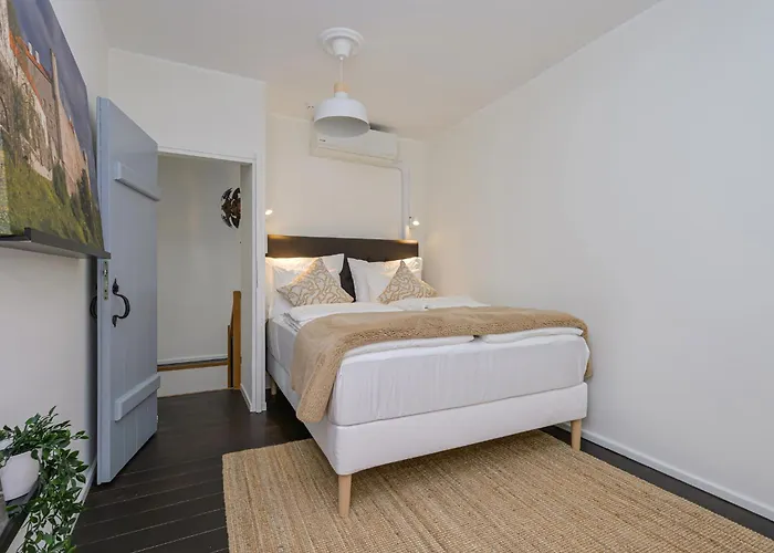 Old Town Silent Garden House Tallinn