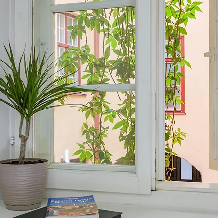 Old Town Silent Garden House Таллин