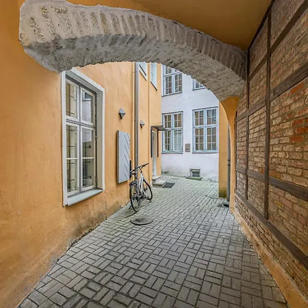 Old Town Silent Garden House Дом отдыха *